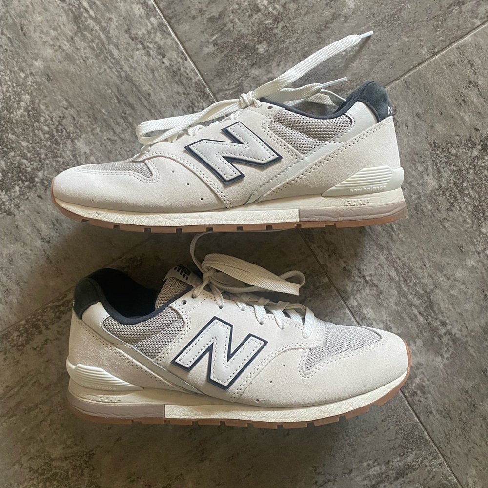 New Balance 996 White and Gray Sneakers